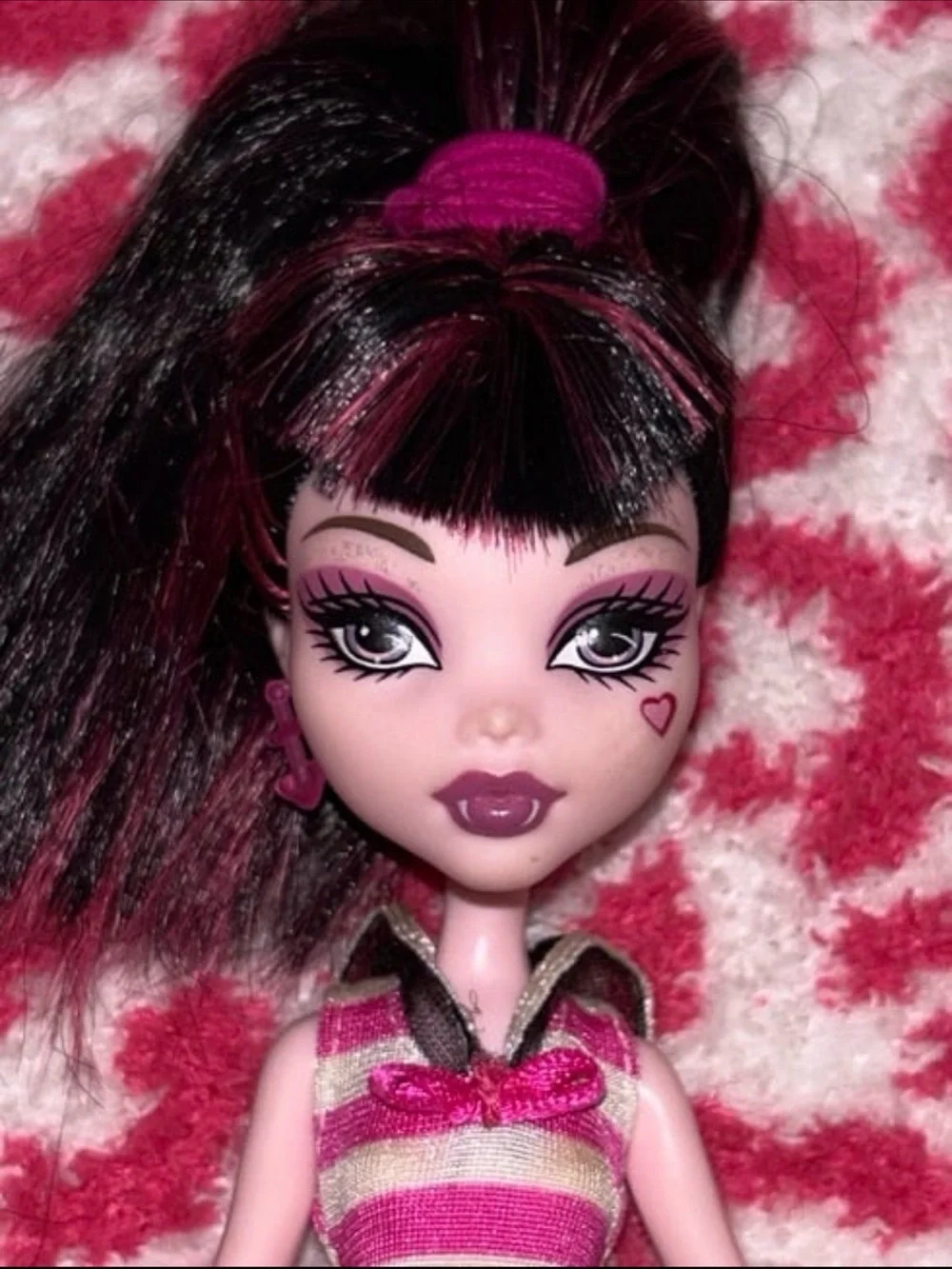 Skull Shores Draculaura Doll